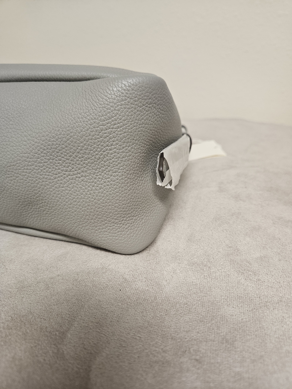 Tory Burch Light Grey Pebbled Leather Shoulder Bag - Picture 9 of 12